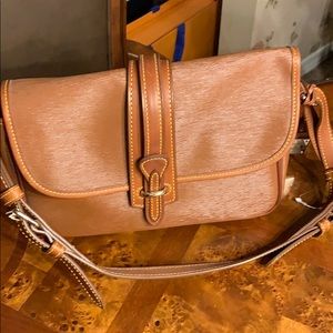 Dooney &Bourke
